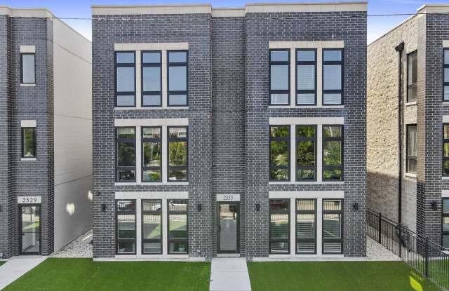 2533 W CONGRESS Parkway photos photos
