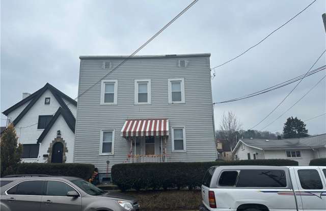 2011 Main St photos photos