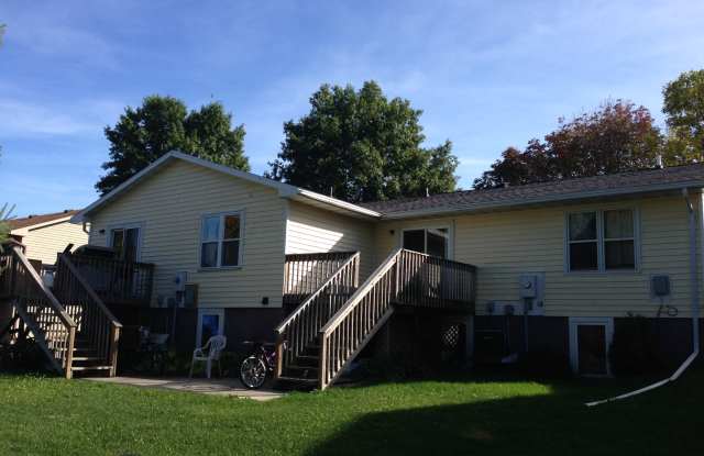 4727 Pizarro Court - 4727 Pizarro Court, Cedar Falls, IA 50613