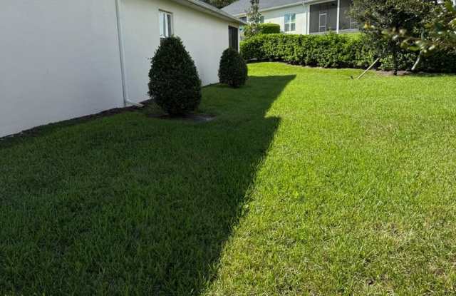 3/2 End Unit Villa in Gated Community Gallery 3