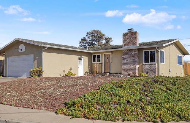 Rare 3 Bed, 2 Bath Home in Upper Seaside Cul-de-Sac with Spacious Yard photos photos Rare 3 Bed, 2 Bath Home in Upper Seaside Cul-de-Sac with Spacious Yard photos photos