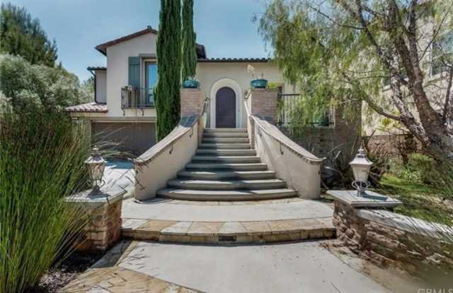 28 Climbing Vine - 28 Climbing Vine, Irvine, CA 92603