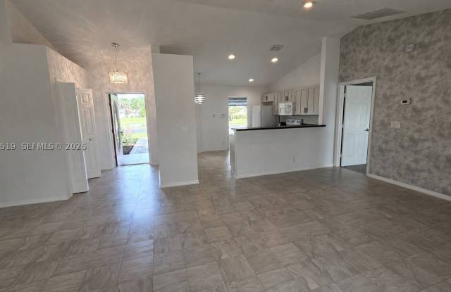 547 High Hawk Cir Gallery 3