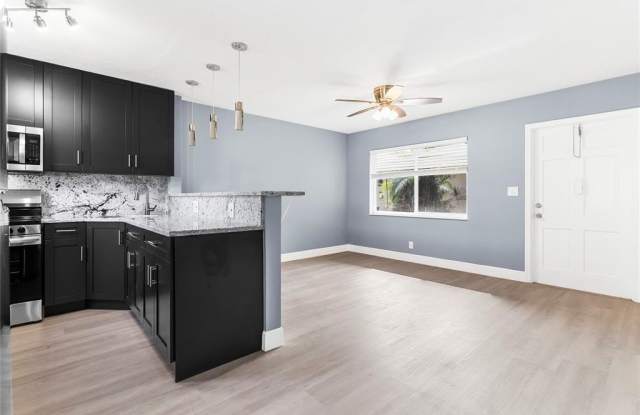 4751 NE 21st Ter photos photos