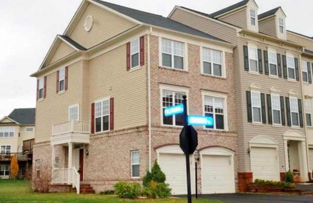 43229 BROXTON TERRACE - 43229 Broxton Terrace, Broadlands, VA 20148