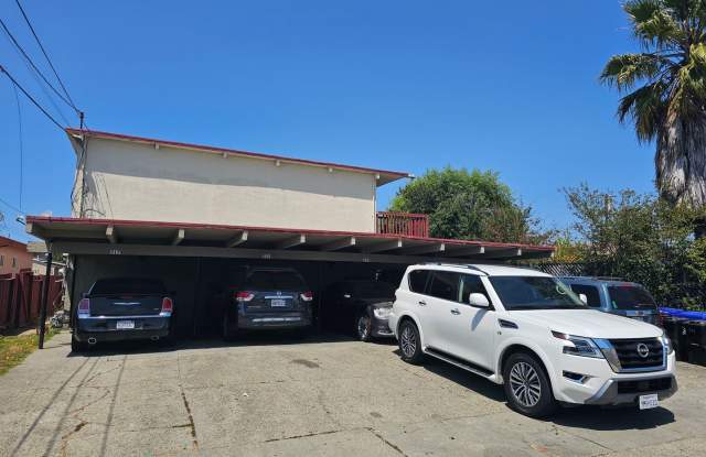 Charming  Spacious Upstairs 2-Bedroom Apartment Looking for a New Tenant! - 321 South 26th Street, Richmond, CA 94804