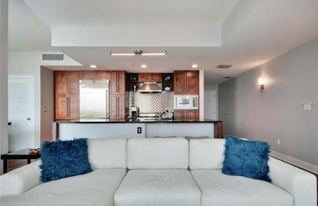 1208 E KENNEDY BOULEVARD Gallery 3