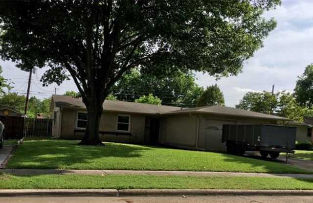805 Wateka Way - 805 Wateka Way, Richardson, TX 75080