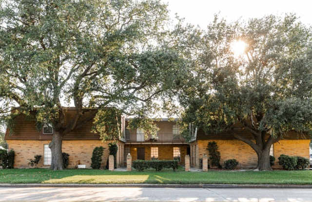 2102 5th Avenue North - 2102 5th Avenue North, Texas City, TX 77590