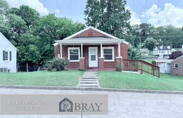 Cozy Brick Home with Huge Garage – Great Kingsport Location! photos photos