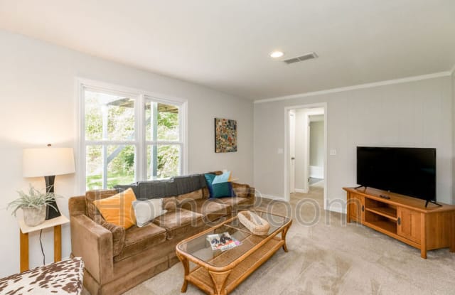8422 Cherry Street - 8422 Cherry Street, Kansas City, MO 64131