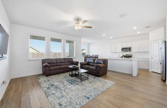 216 Post Oak Street photos photos
