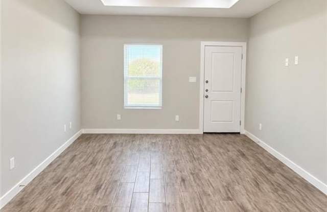 5713 Northwestern Avenue Gallery 3