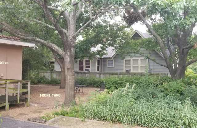 326 E Mistletoe Ave Gallery 2