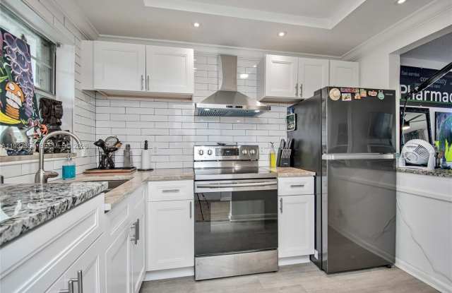 1638 Embassy Dr photos photos