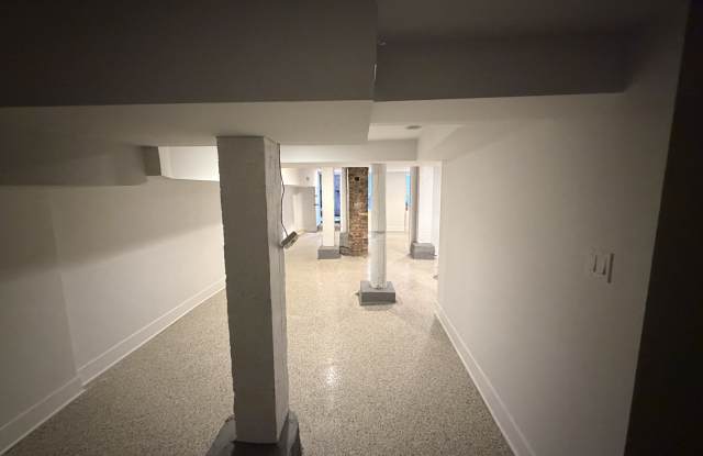 1147 West 17th Street Gallery 2