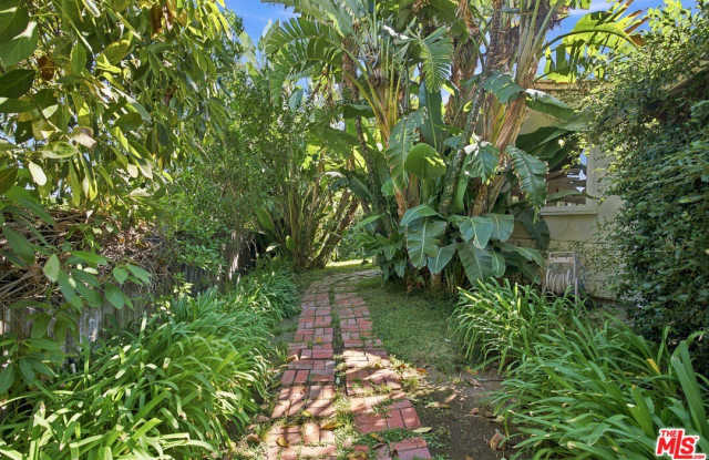8618 Appian Way Gallery 3