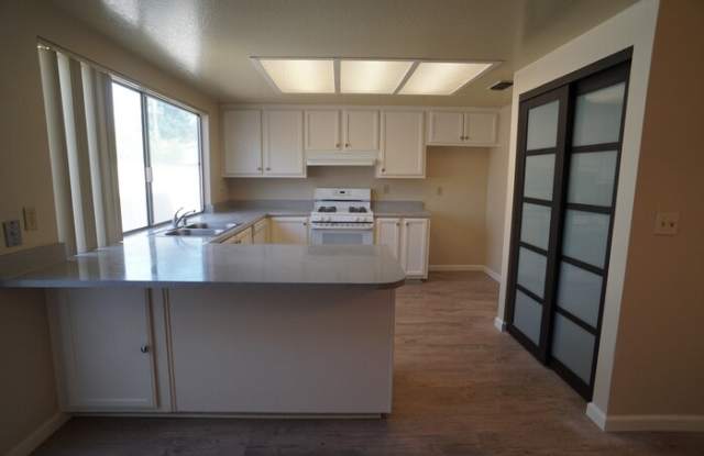 3905 Thornhill Drive Gallery 3