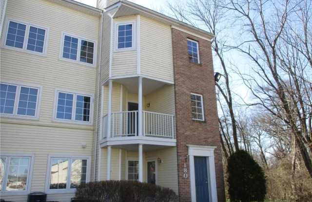 Crestwood 2 bed + Loft Large Condo Available Sep 1 photos photos