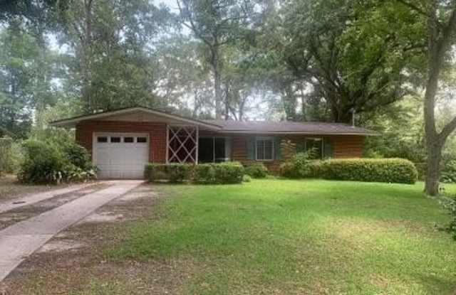 1411 Greenbrier Drive photos photos