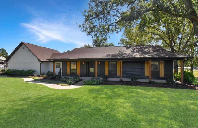 Available Now! 3-bedroom, 3-bath Updated Estate! photos photos