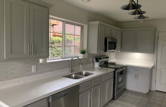 Cozy McAllen Home with Big Yard photos photos