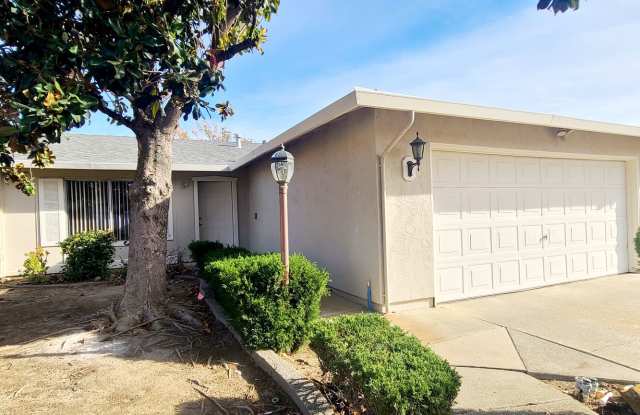 Adorable Single Story home with 3 bedroom and 2 bath photos photos