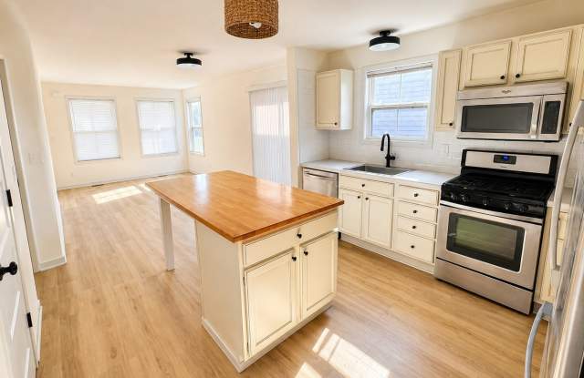 3021 W Lake Ave, Cottage 4 Gallery 4