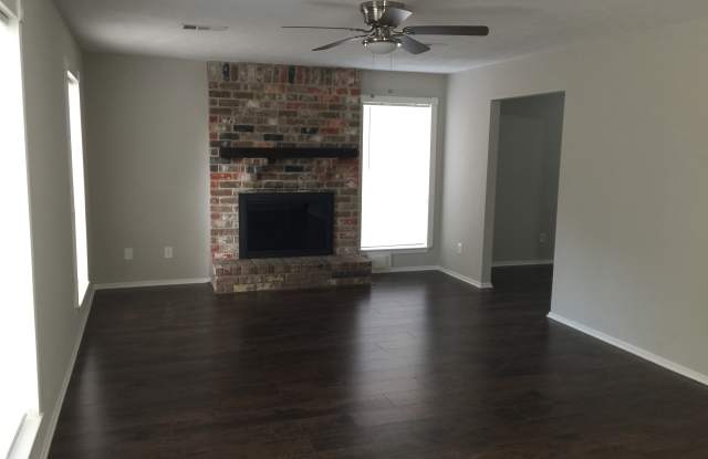 2018 Oak Shores Drive Gallery 2