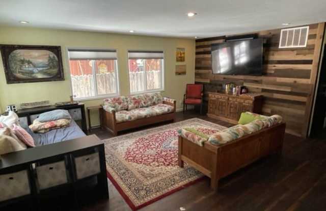 3Bd home in a quiet neighborhood only minutes to the beach and bus lines!! Available for a long term rental! Gallery 4
