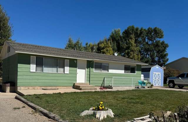 Charming Duplex Available on the Edge of Town! 3 bd / 1 ba - 258 West 2530 North, Iron County, UT 84721