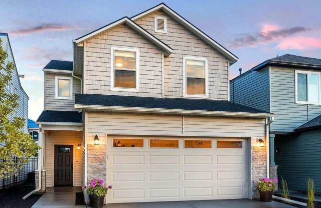 Beautiful Home in Meridian! Solar Power and Landscaping included. Gallery 1