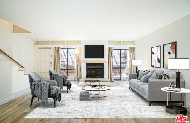 1534 N Formosa Ave unit: 5 photos photos