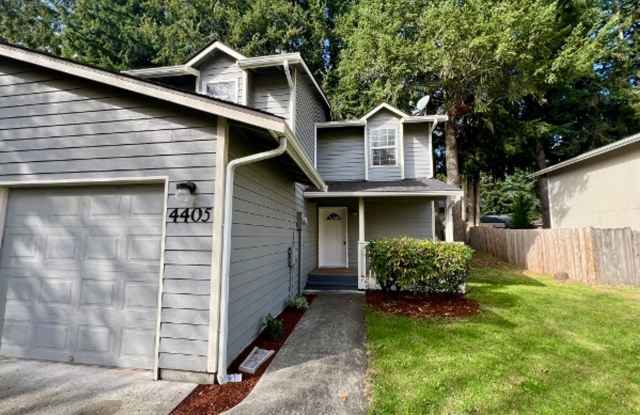 Pet Friendly 3 BD Townhome photos photos