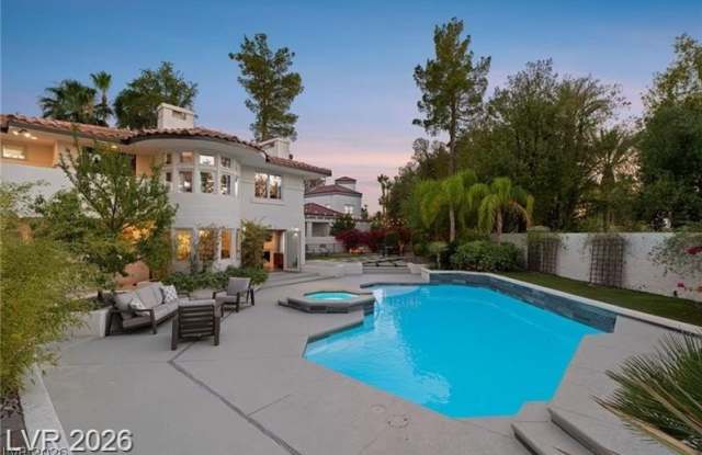 2233 Versailles Court Gallery 1