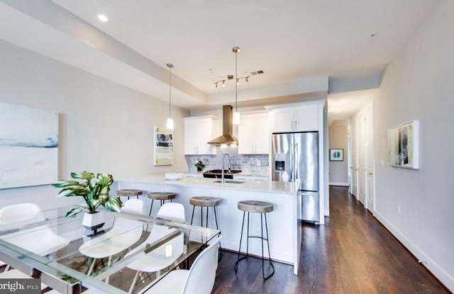 726 GIRARD Street NW unit: 2 photos photos