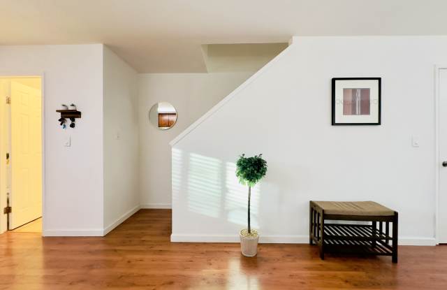 8985 Alcosta Boulevard Gallery 1