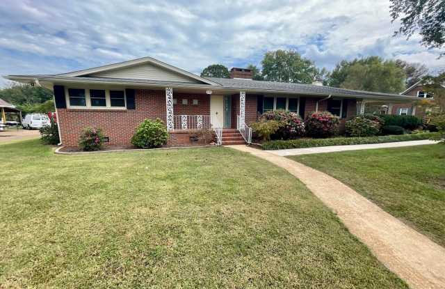 3 bedroom 2.5 bath in the heart of Athens! Detached shop! Lawn care included! photos photos 3 bedroom 2.5 bath in the heart of Athens! Detached shop! Lawn care included! photos photos