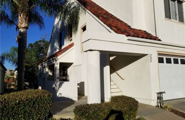 23 La Paloma Gallery 2