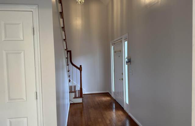 1715 COLUMBIANA LANE Gallery 3
