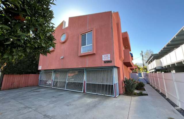 Pet Friendly, 3+2 w/balcony, parking + all appliances included! photos photos