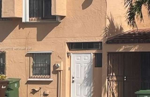 4357 W 11th Ln photos photos