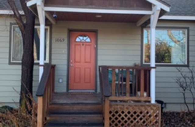 Downtown NW Bend Home Close to the River photos photos