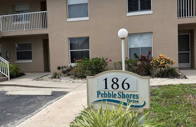 Renovated 1st Floor Seasonal unit in North Naples Gallery 4