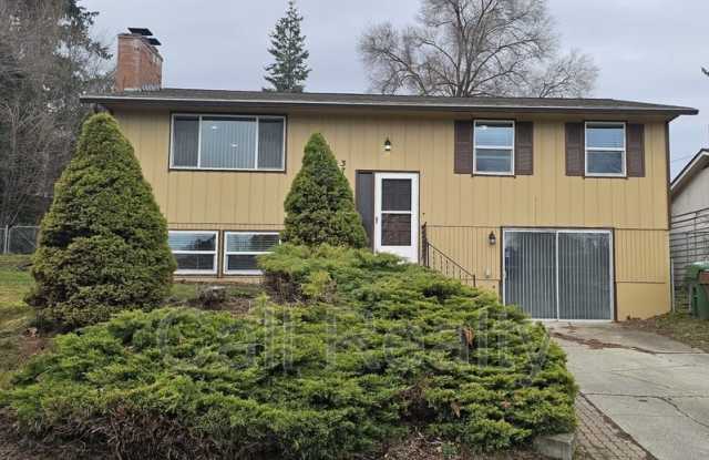 3718 E 22nd photos photos