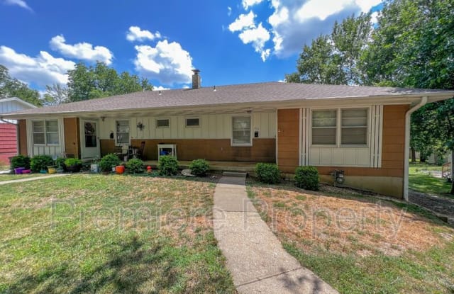 200 E. South Ave photos photos