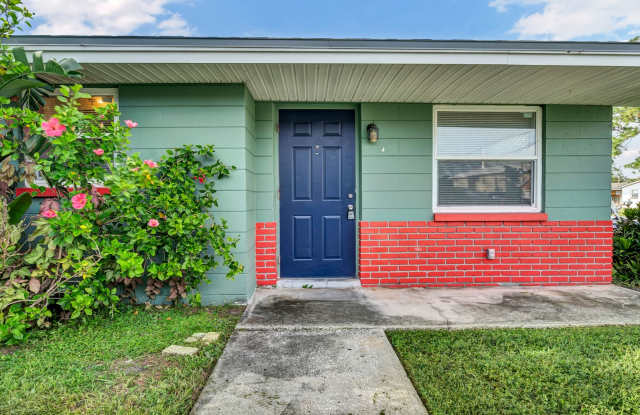 Fantastic 2br/1bath Duplex in LEALMAN HIGHLANDS, St Petersburg! photos photos