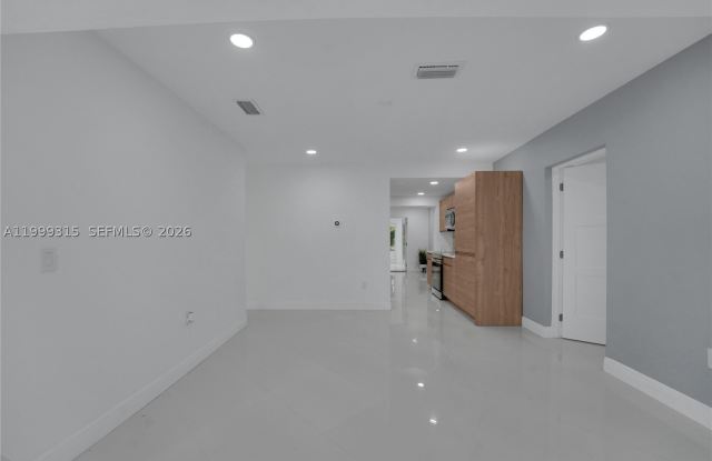 1137 SW 8th Ave Gallery 2