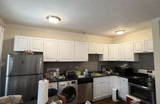 2131 N Dayton St photos photos