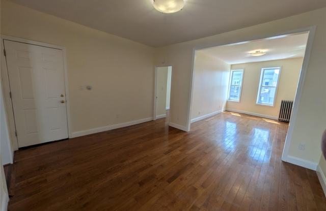 215-13 Jamaica Avenue photos photos